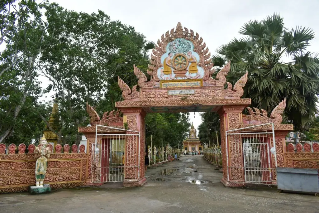 Cổng Chùa Tầm Vu