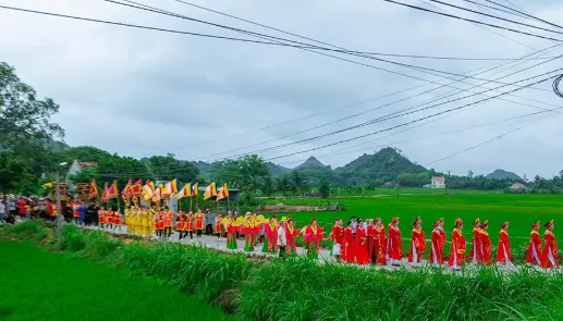 Đoàn rước tại Lễ hội chùa Hàn Sơn