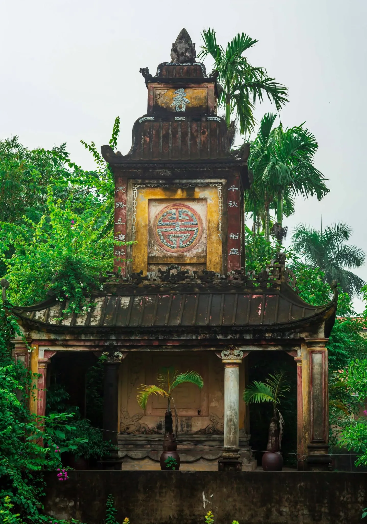 Không gian, kiến trúc bên ngoài toà chính điện chùa Cổ Lễ