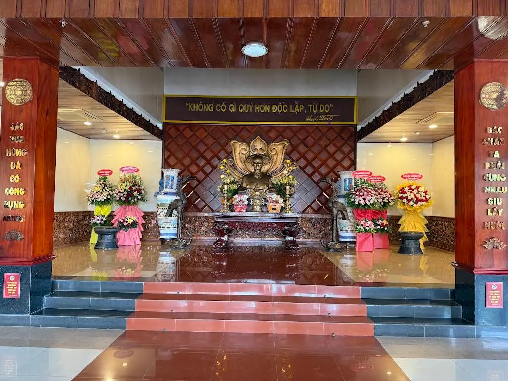 Toàn cảnh di tích lịch sử văn  hóa Trường Dục Thanh