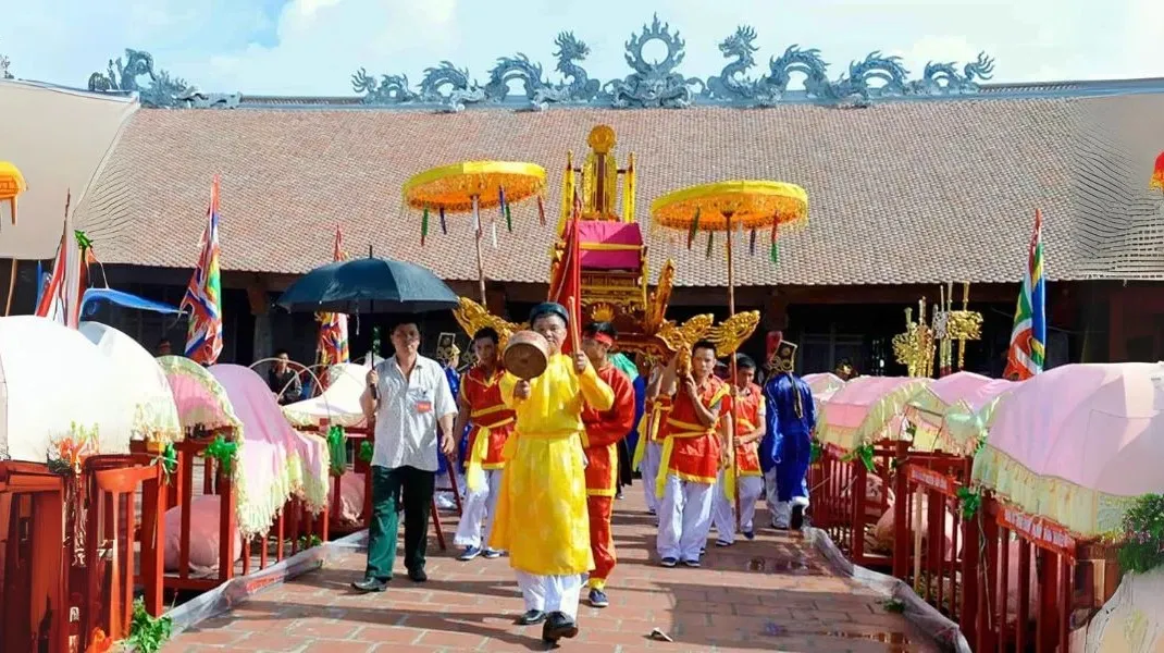 Đoàn rước Lễ hội Đình Trà Cổ