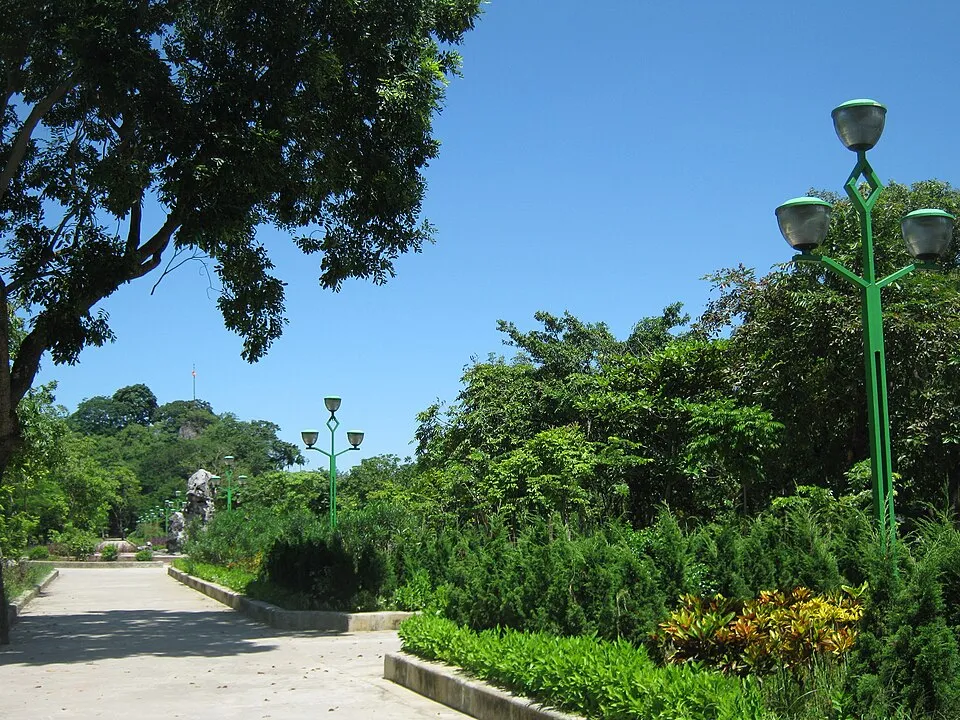 Công viên Núi Non Nước