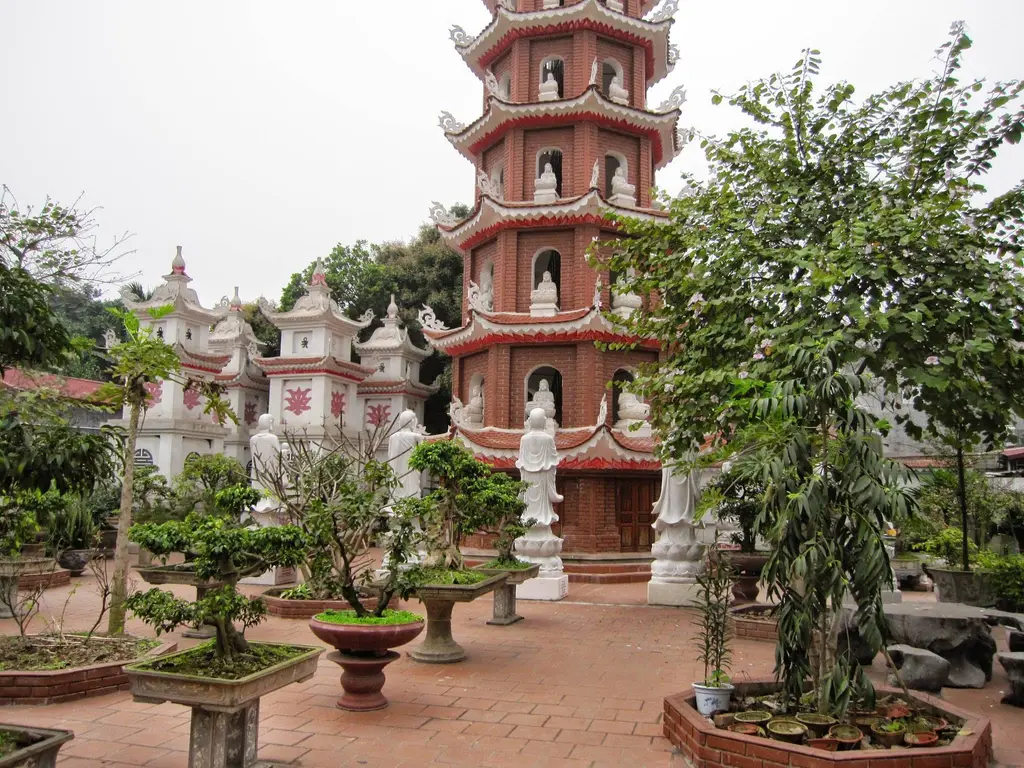 Không gian cảnh quan Chùa Chèm