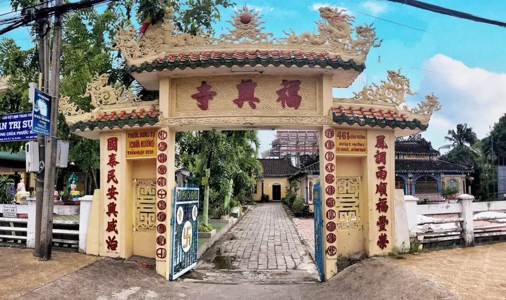 Cổng Chùa Phước Hưng
