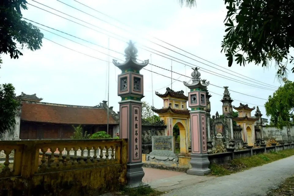 Cổng Đình Thượng Phúc