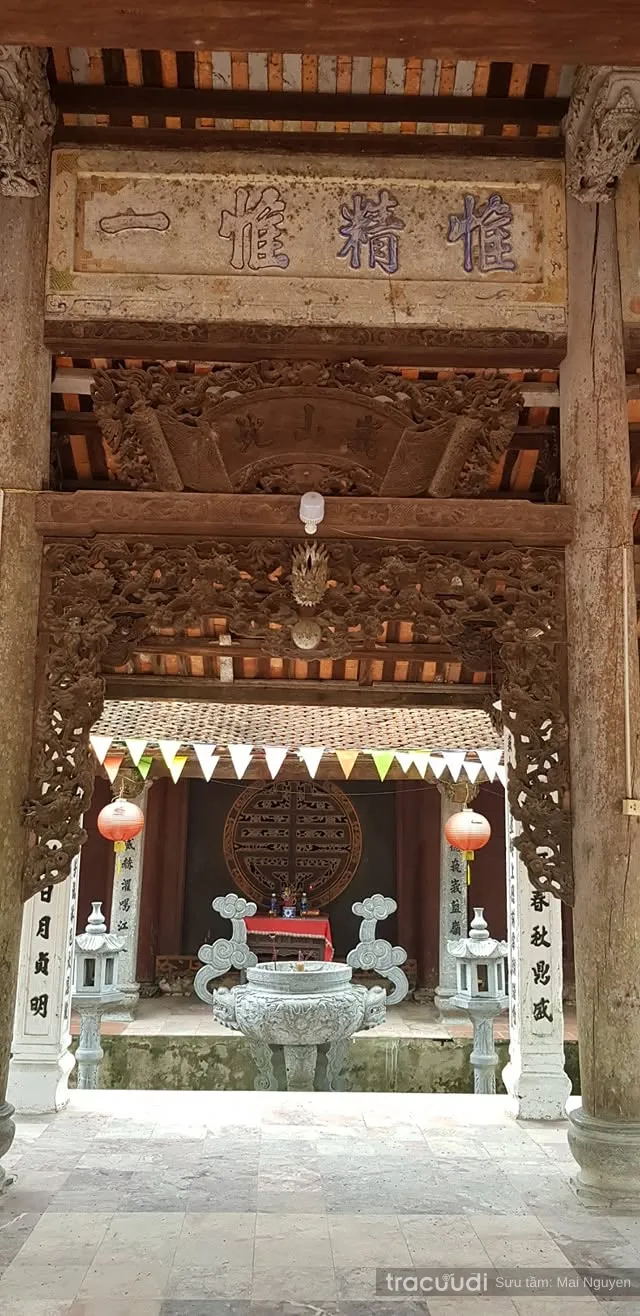 Cận cảnh kiến trúc Đình Văn La (Đình Hạ)