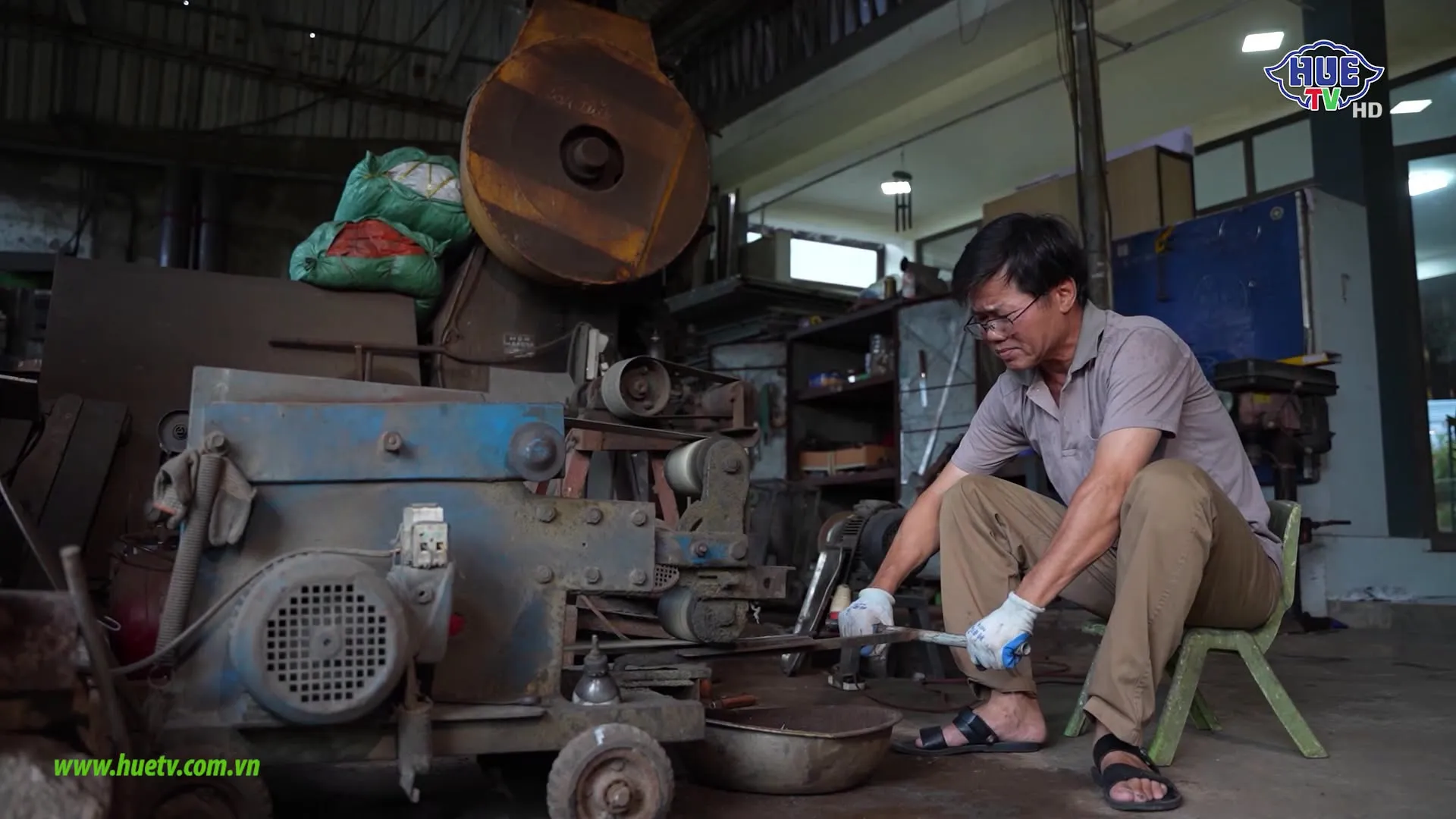 Công đoạn sửa hoàn thiện sản phẩm