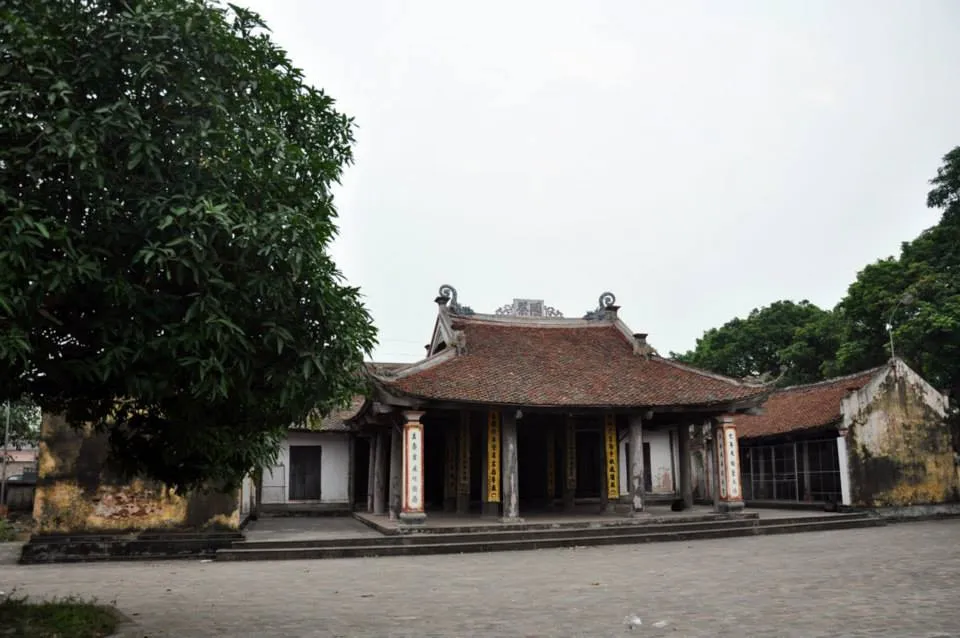 Khuôn viên Đình Tử Các