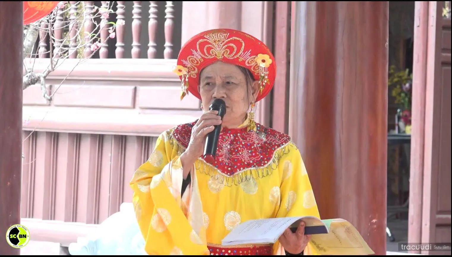 Đọc bài tế tại Hội làng Chè