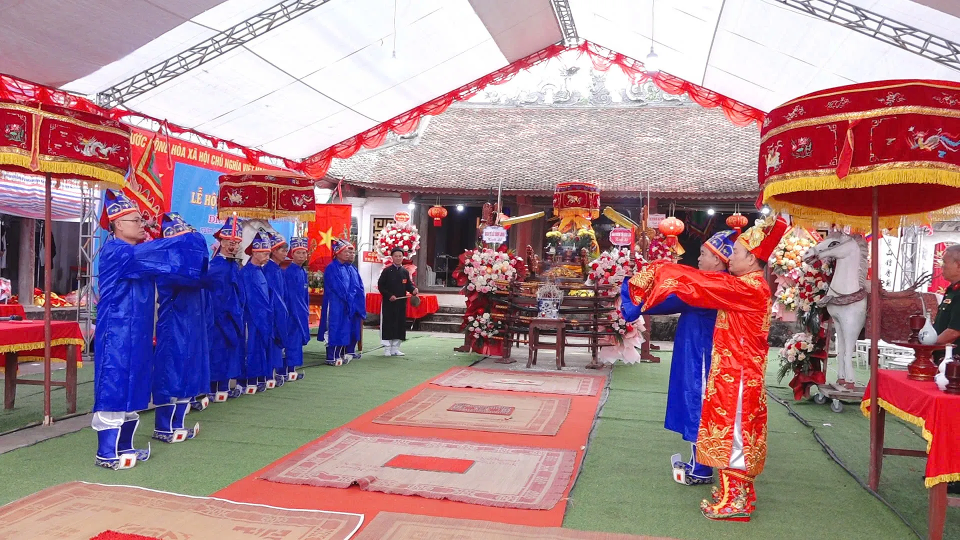 Nghi thức Tế lễ tại Hội đình ở làng Tri Lai