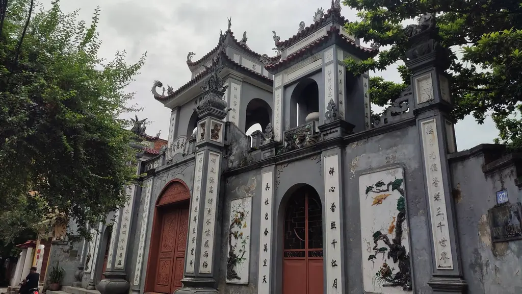 Không gian cảnh quan bên ngoài di tích Chùa Vĩnh Phúc