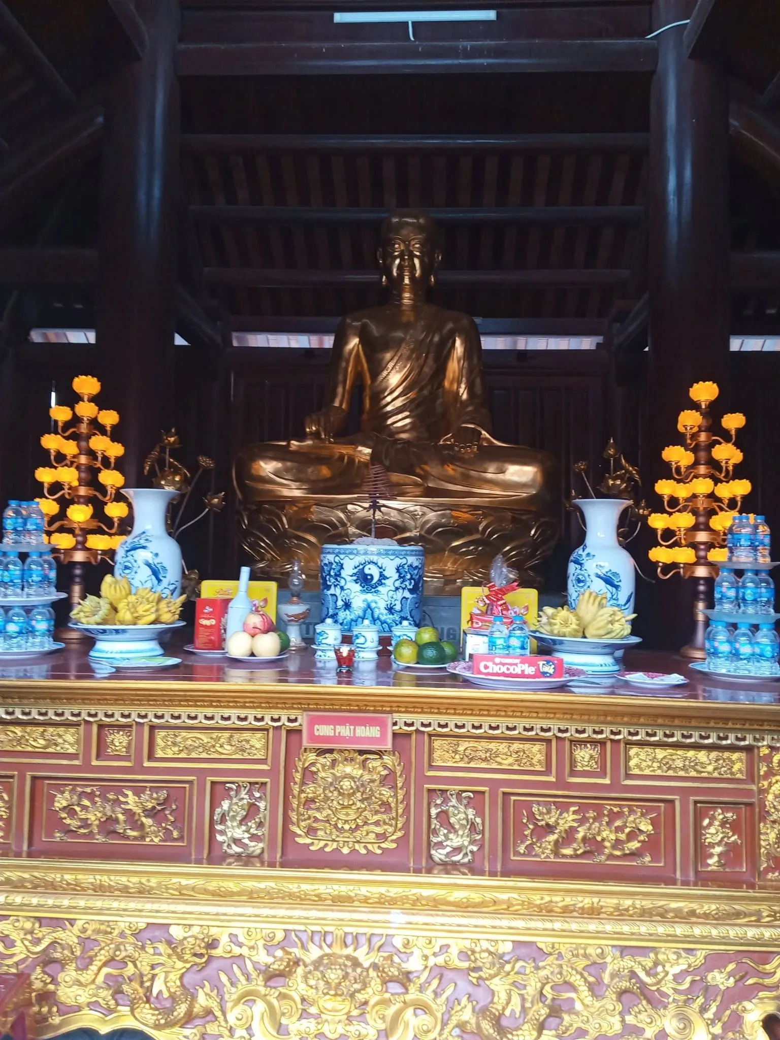 Cung Phật Hoàng trong Đền Trần Thương
