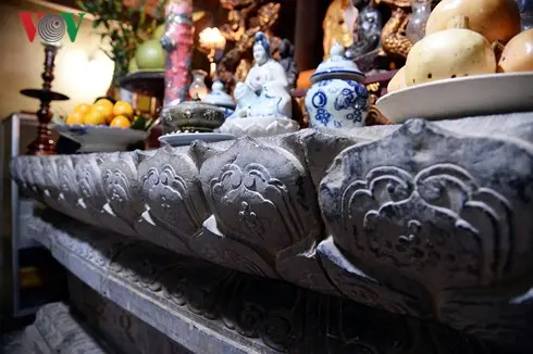 Cận cảnh hương án tại Chùa Khám Lạng