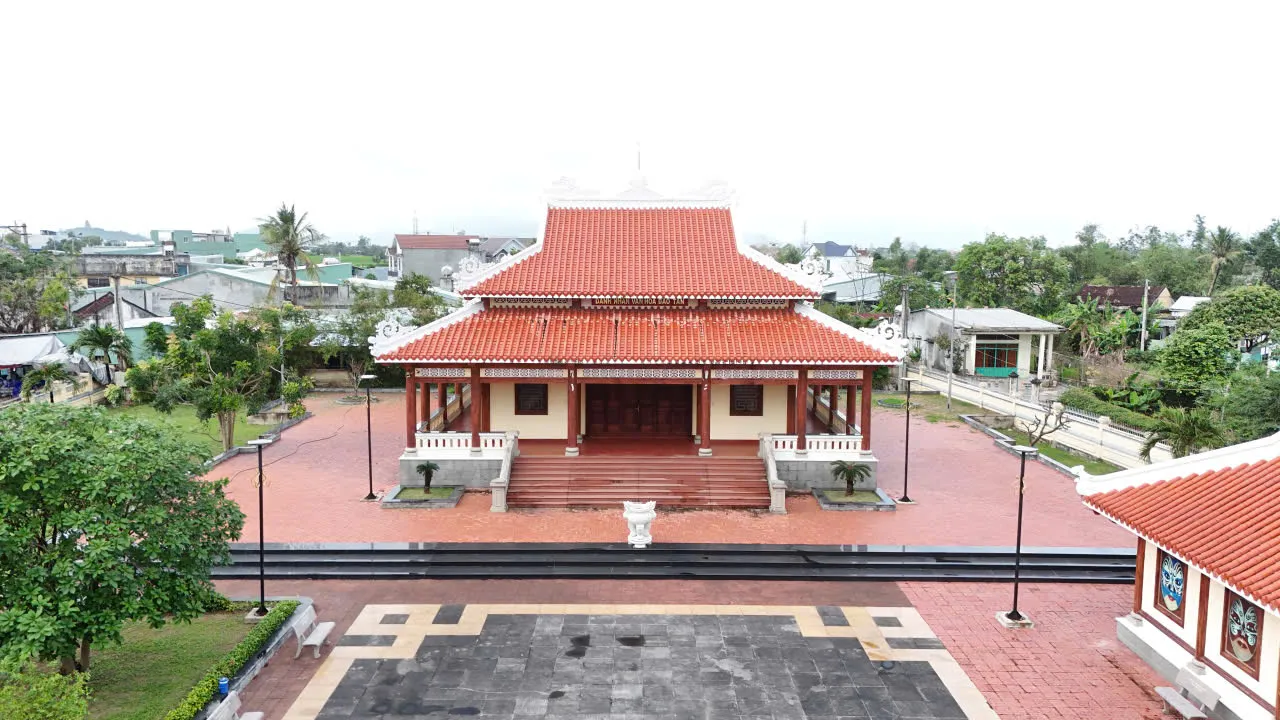 Đền thờ Danh nhân Văn hóa Đào Tấn chụp từ trên cao