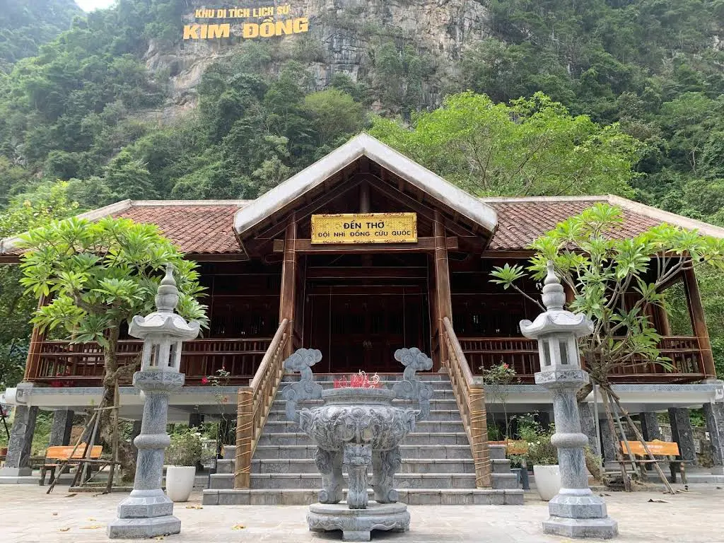 Hình ảnh đền thờ Khu Lưu Niệm Kim Đồng Và Nơi Thành Lập Đội Nhi Đồng Cứu Quốc Xóa lựa chọn