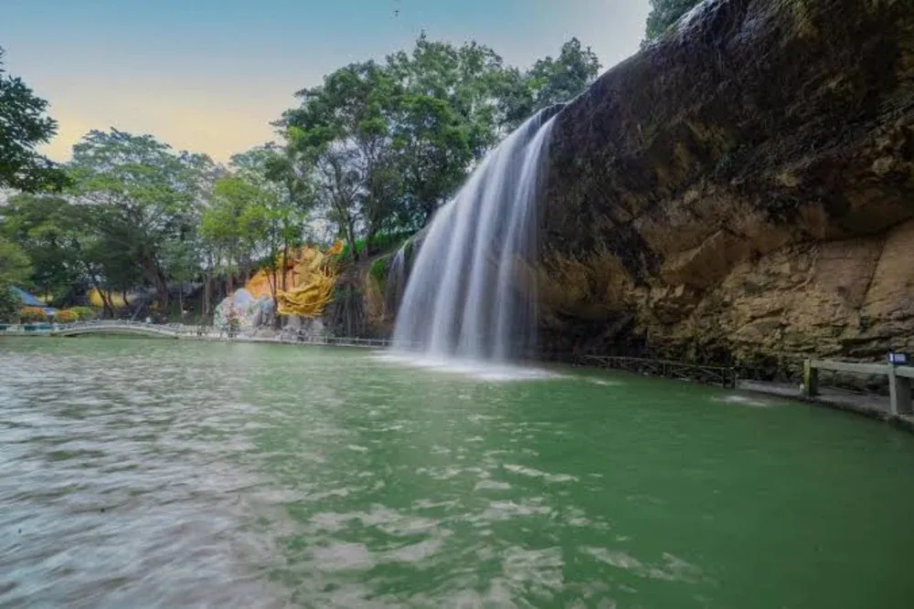 Quang cảnh tại Thác Prenn