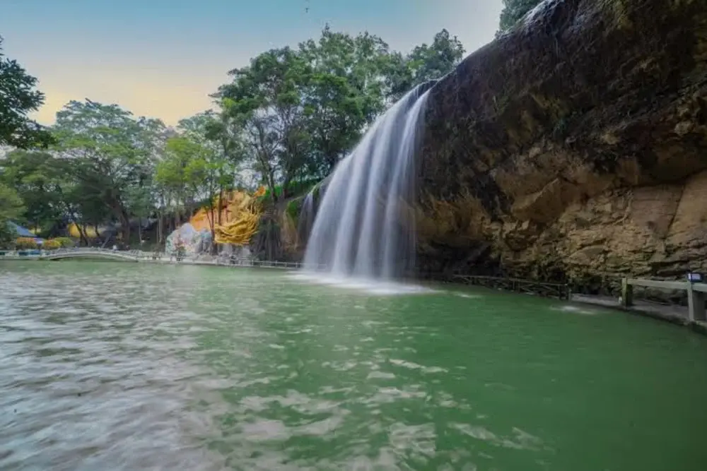 Quang cảnh tại Thác Prenn