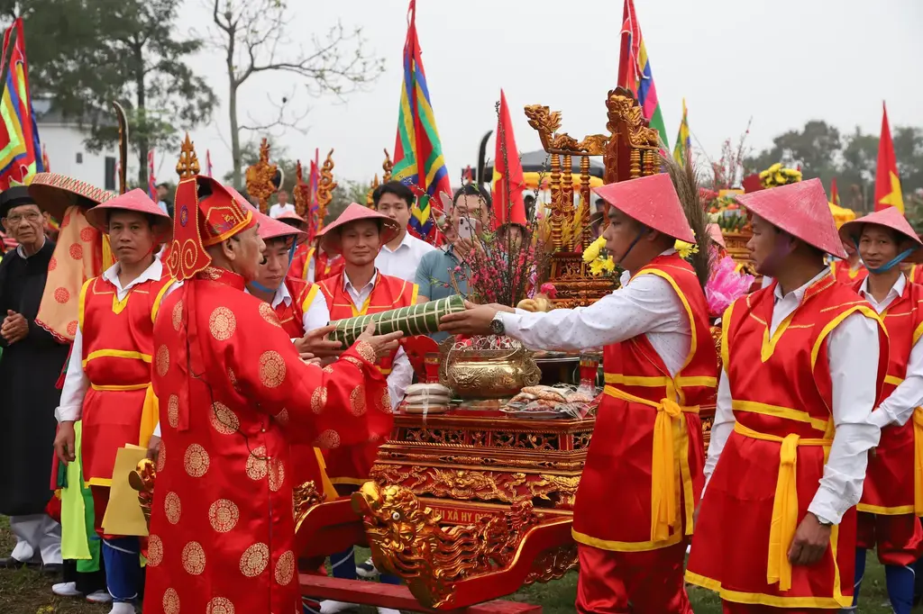 Thực hiện nghi lễ phồn thực tại Lễ hội rước Ông Khiu, Bà Khiu