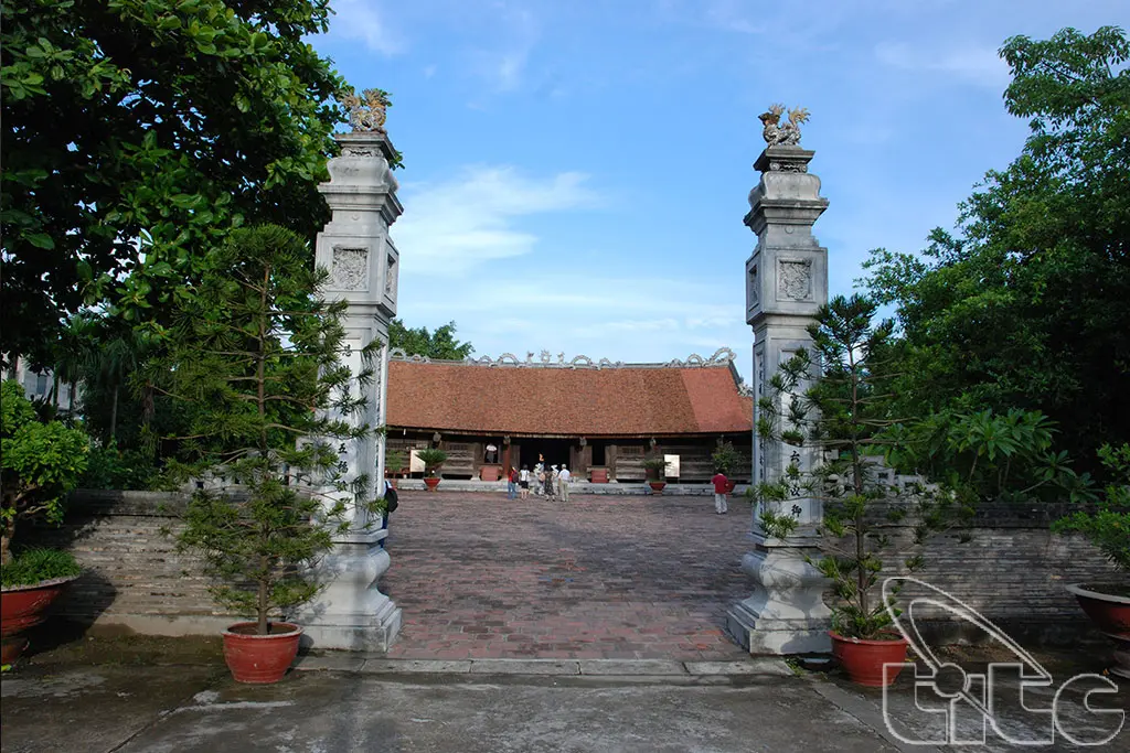 Cổng Đình Hàng Kênh