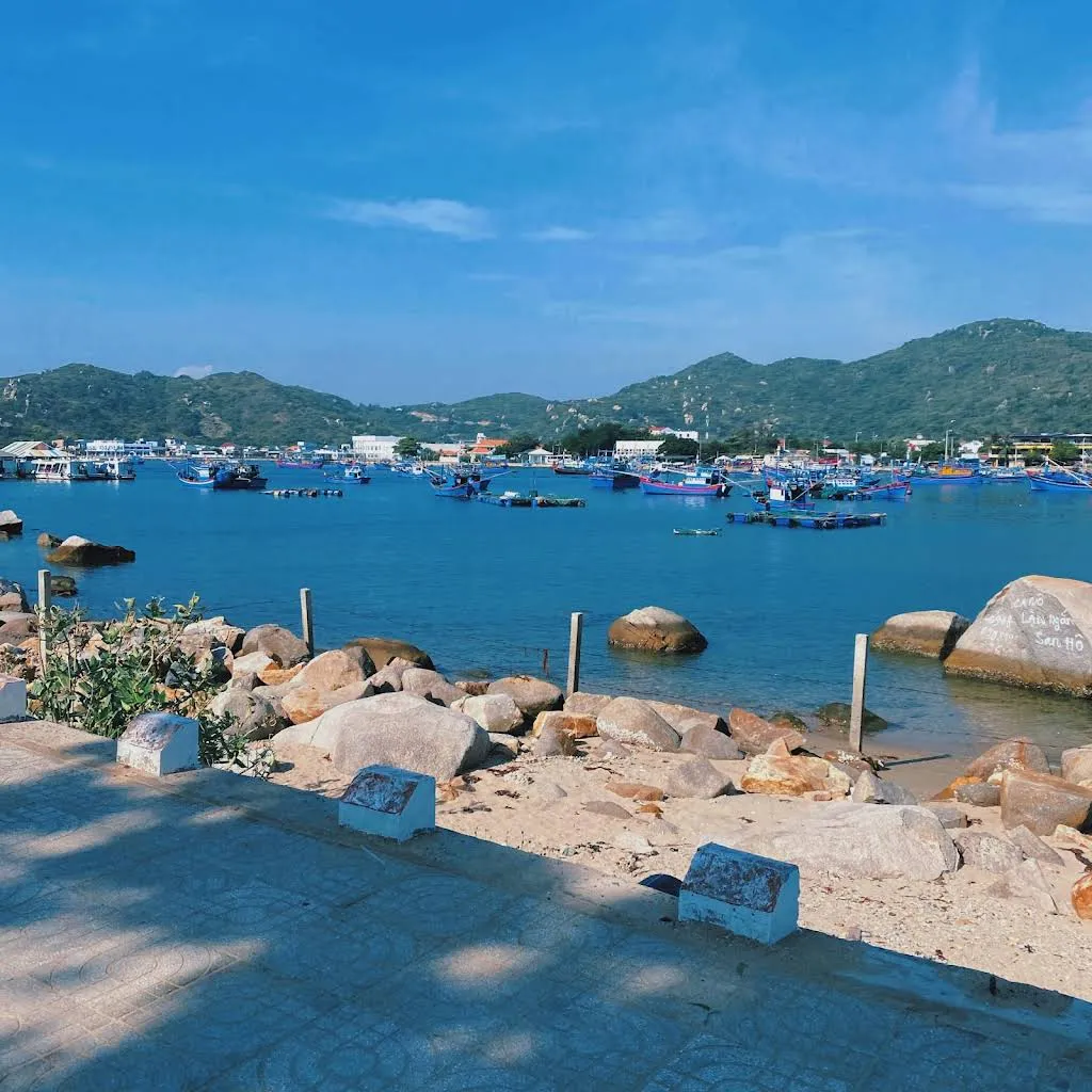 Vẻ đẹp của danh lam thắng cảnh Vịnh Vĩnh Hy