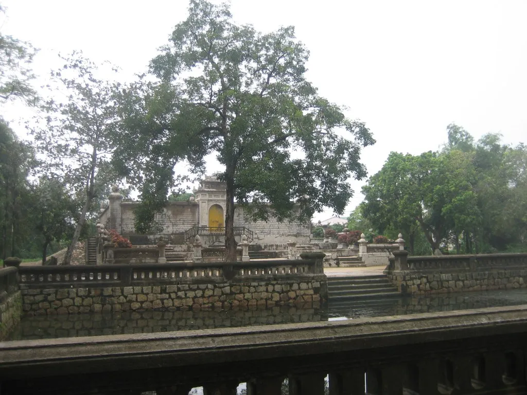 Quang cảnh tại Lăng Vạn Vạn