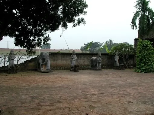 Khuôn viên Đền Phú Đa