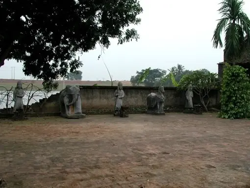 Khuôn viên Đền Phú Đa