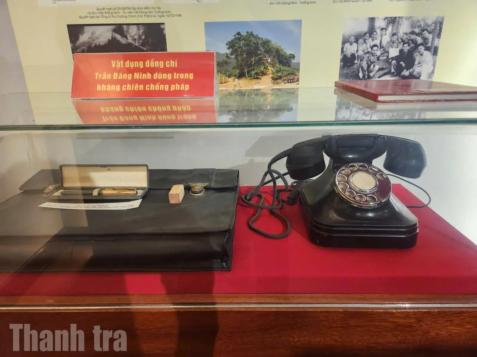 Những hiện vật trưng bày trong Nhà lưu niệm Trần Đăng Ninh