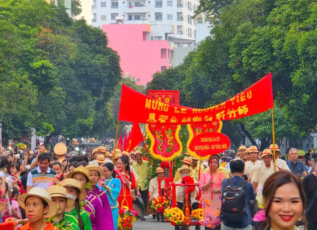 Không khí lễ hội tại Lễ hội Tết Nguyên tiêu