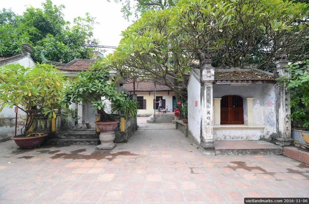 Sân đình Giảng Võ
