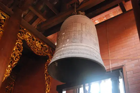 Chuông chùa tại Chùa Thành