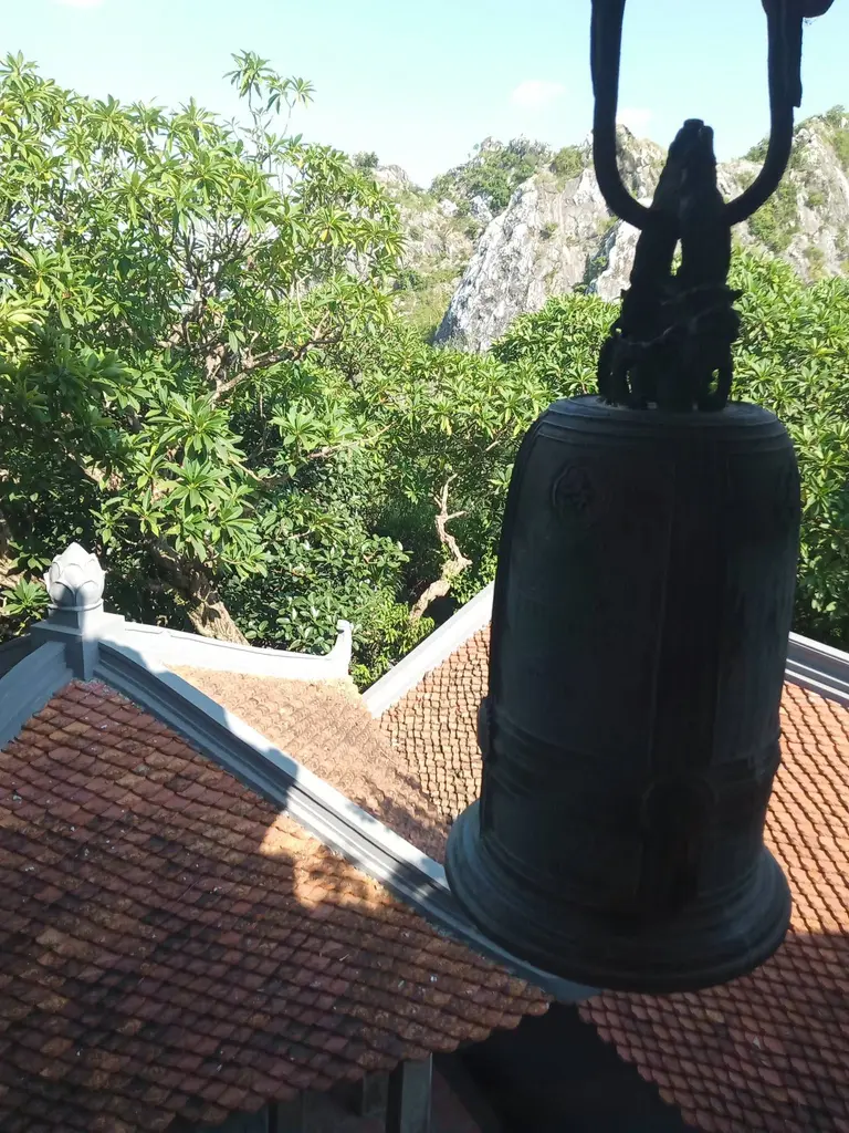 Chuông tại chùa Vô Vi