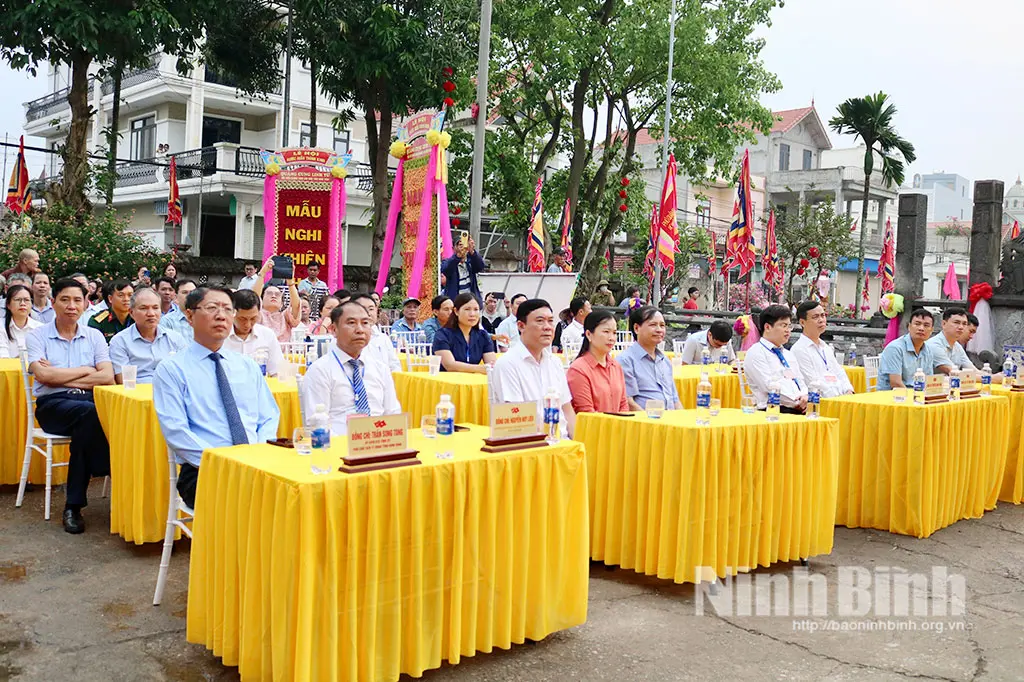 Đại biểu tham dự Lễ hội Phủ Quảng Cung
