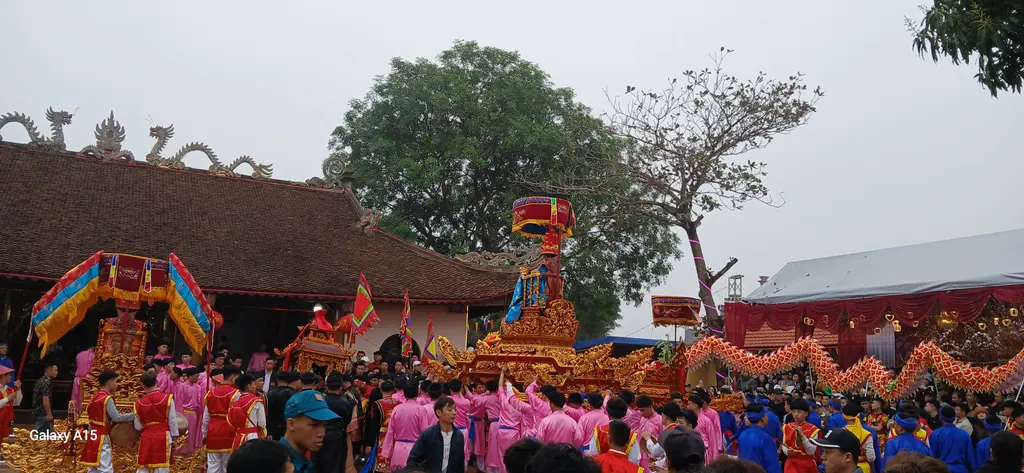 Rước kiệu lễ hội làng Thụy Dương