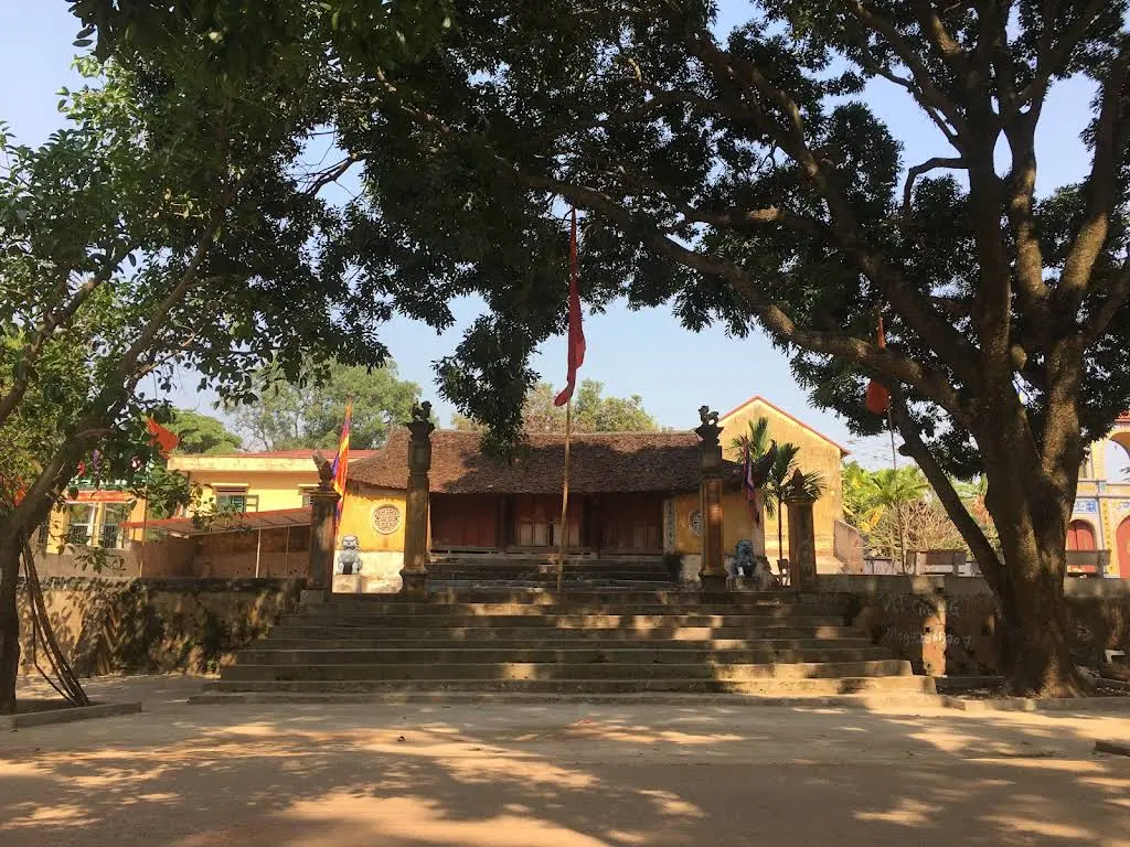 Cảnh quan bên trong Chùa Am Soi