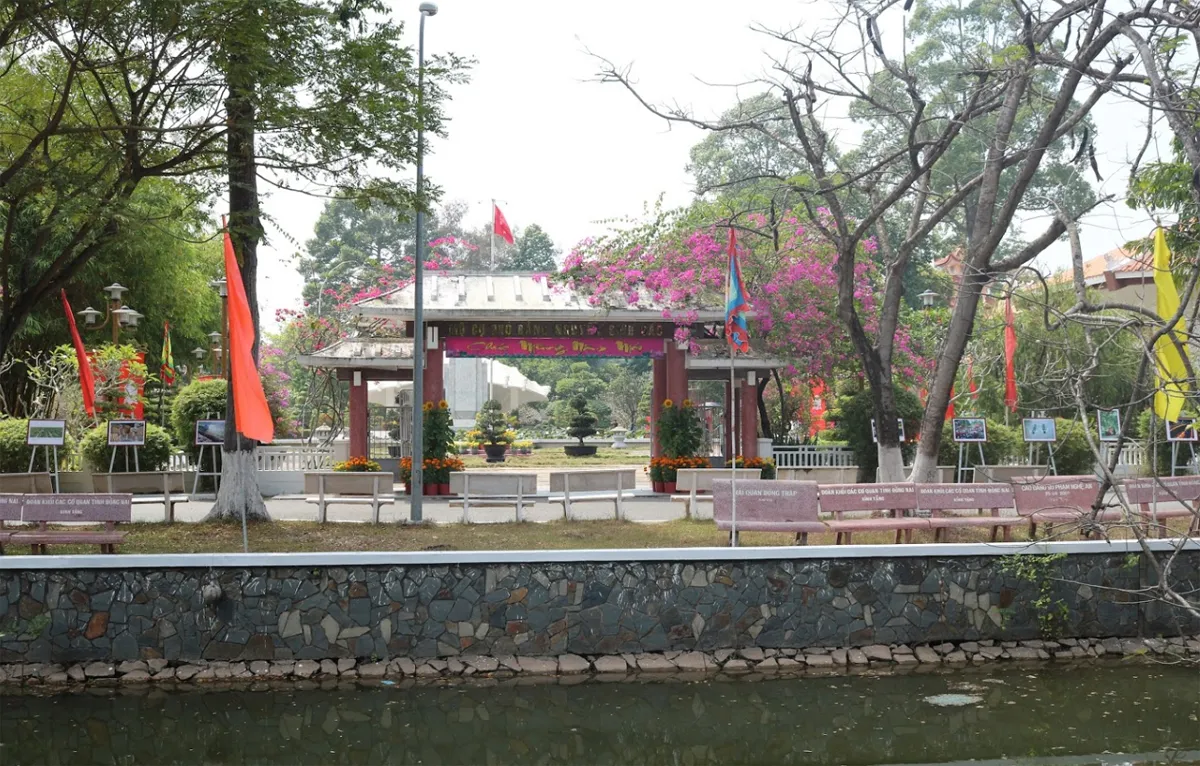 cảnh quan Khu di tích cụ Phó bảng Nguyễn Sinh Sắc