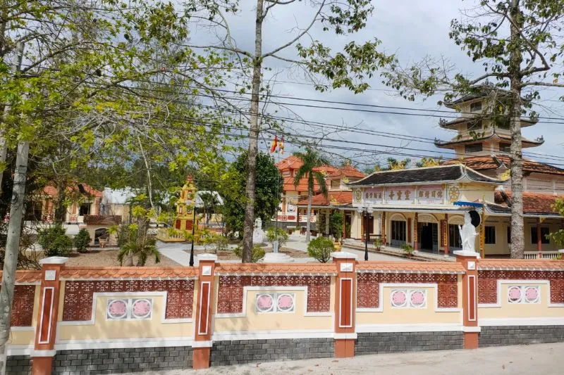 Cảnh quan Chùa Tuyên Linh
