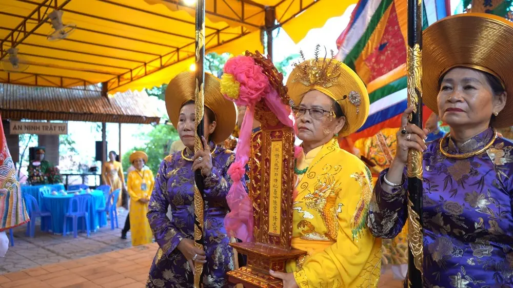 Nghi lễ rước kiệu Thánh Mẫu tại Lễ hội Tháp Bà Ponagar