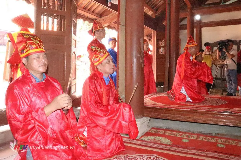 Nghi thức lễ được diễn ra đúng cổ lễ tại Lễ hội Thập niên sự lễ