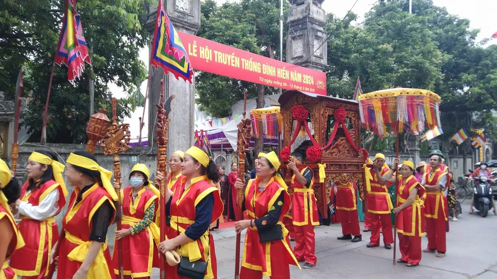 Đoàn rước tại Lễ hội đình Hiến