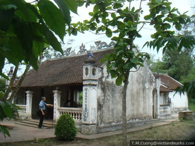 Quang cảnh Nhà Thờ Và Mộ Tiến Sĩ Phạm Nguyễn Du