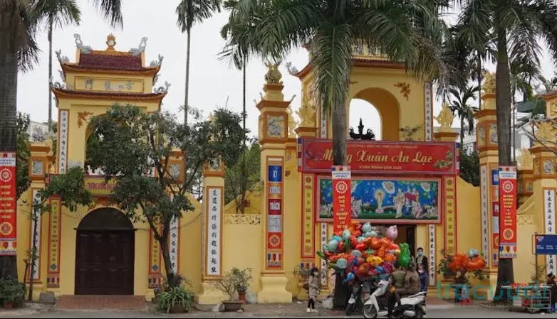 Cổng Chùa Văn Điển
