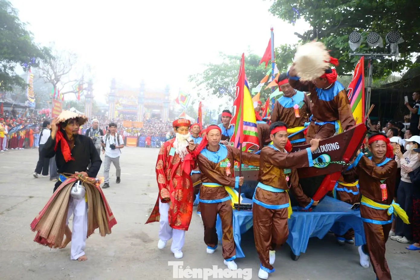 Không khí Lễ hội Cầu ngư Thuận An