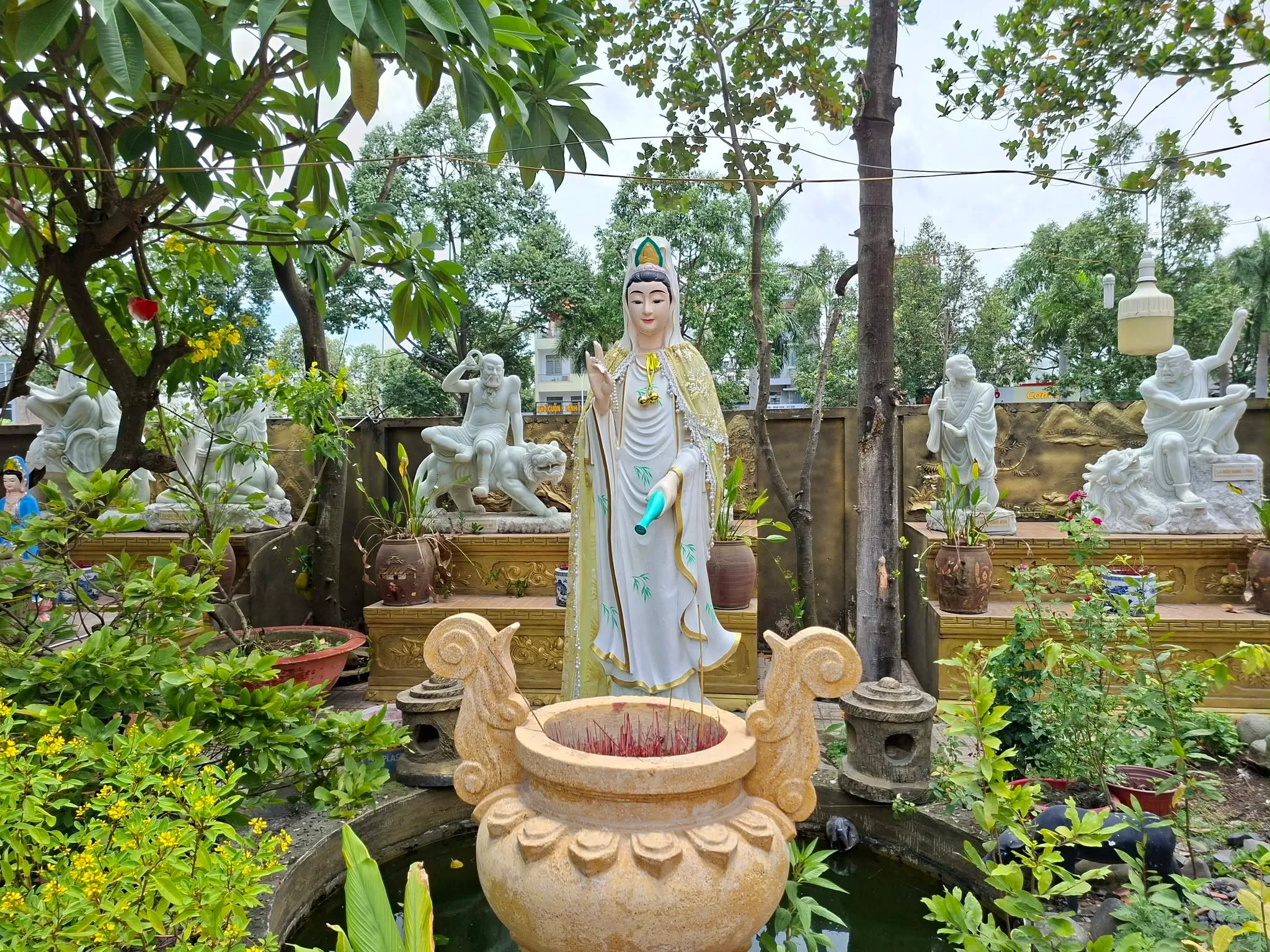 Khuôn viên Chùa An Phước