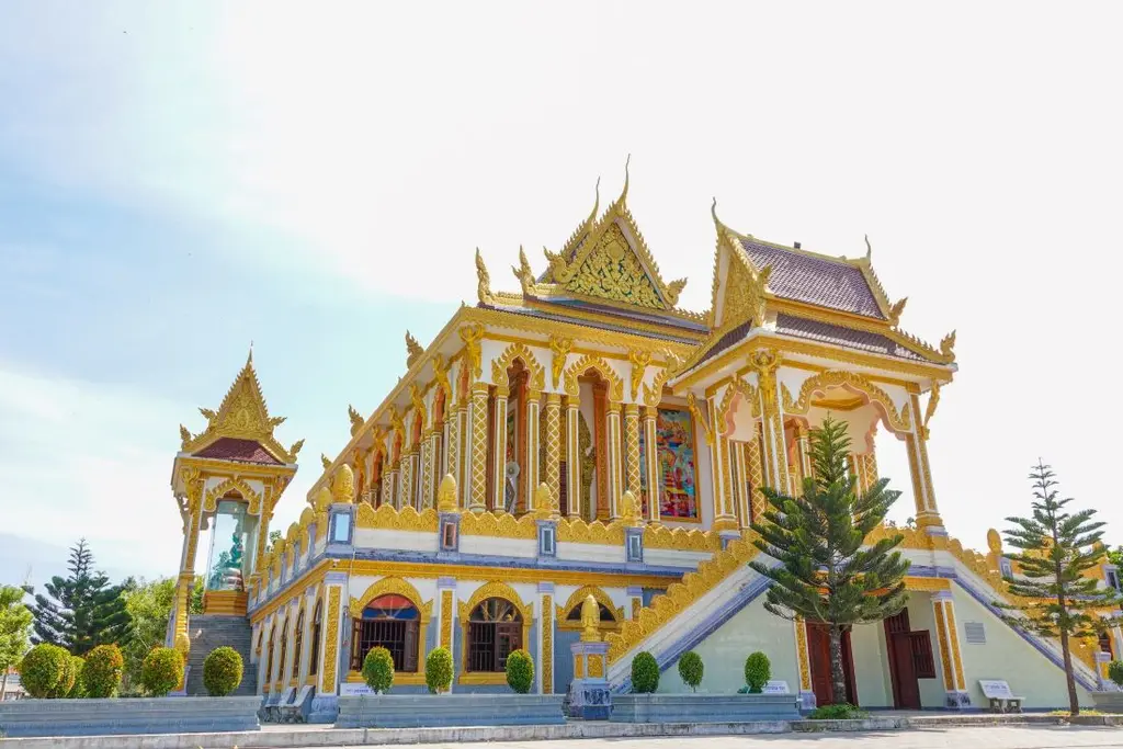 Chính điện Chùa Tà Mơn
