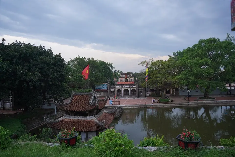 Tổng thể Đền Phù Đổng
