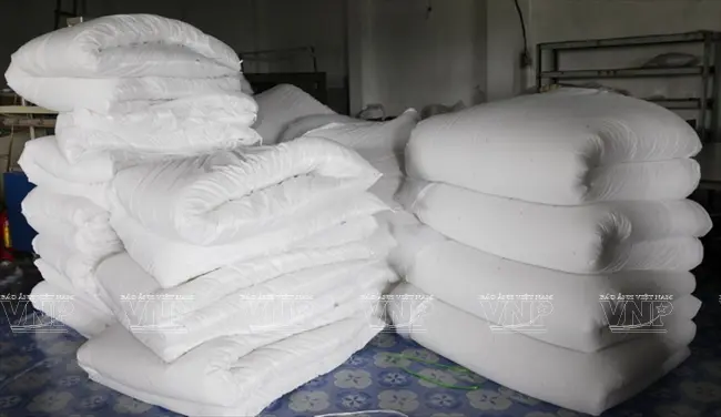 Sản phẩm ruột chăn màu đông Trát Cầu