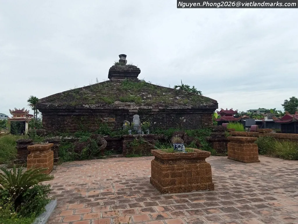 Quang cảnh Lăng mộ Đoàn Trọng Côn