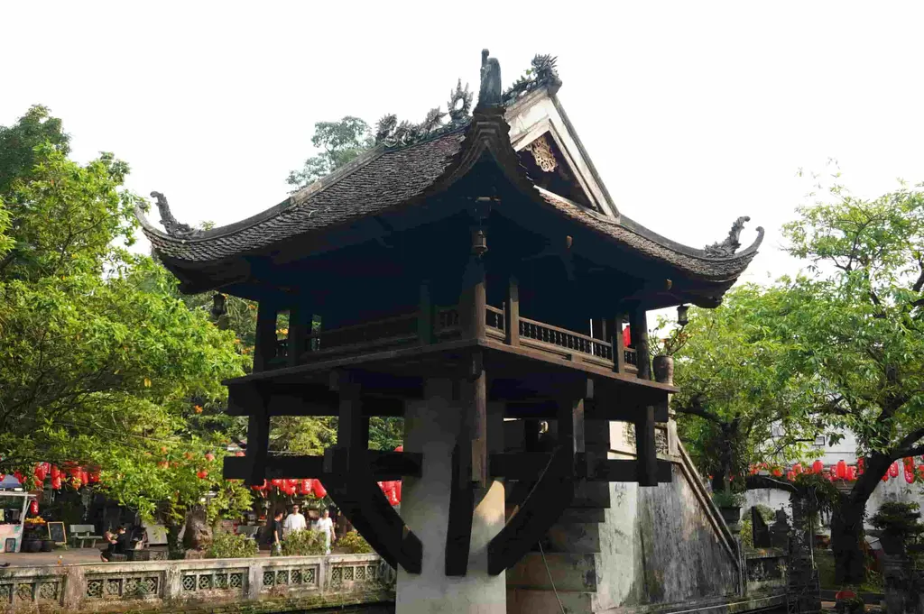Cảnh quan Chùa Một Cột