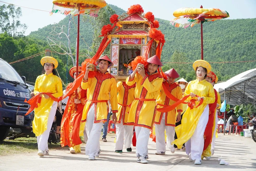 Lễ rước sắc mô phỏng Lễ hội Bà Thu Bồn